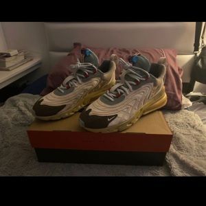 Travis Scott air max 270